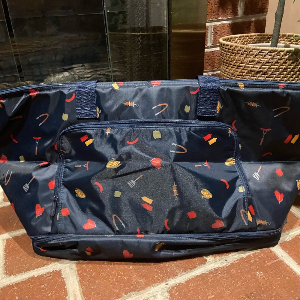 Thirty-one Bake and take party cooler in bbq print - rare! - Picture 2 of 10
